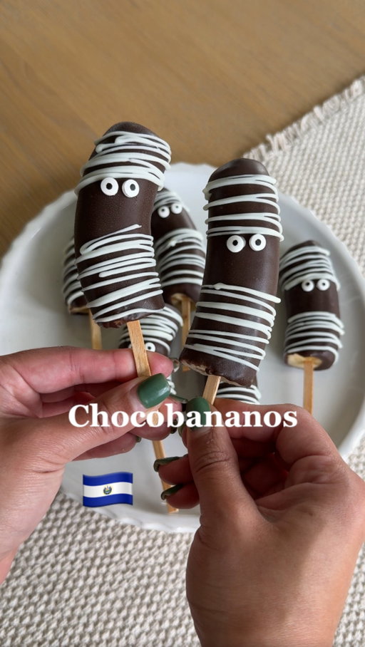 Chocobananos pero spooky 🇸🇻 👻🍌🎃 
•
•
•
•
#chocobananos #elsalvador #comidasalvadoreña #salvadoreñas #elsalvadorimpresionante @wiltoncakes