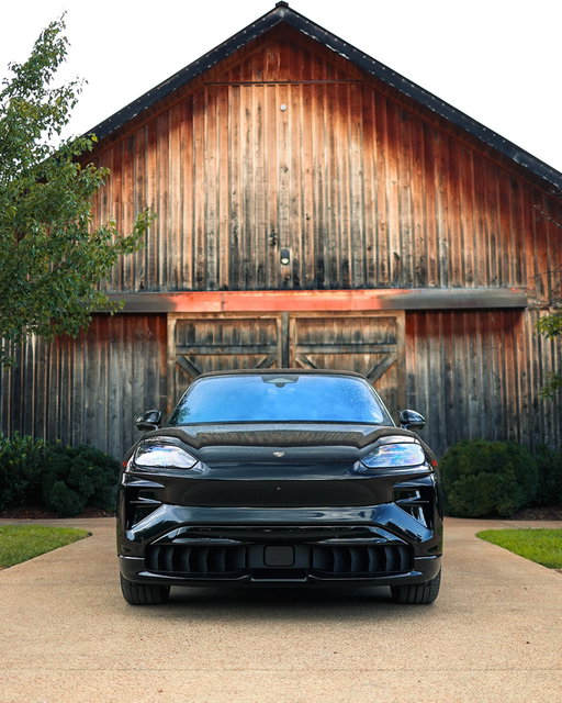 Zero noise, all the attention. The all-electric 2026 Porsche Cayenne is officially here to steal the scene. ⚡️

📍 @porscheofnashville