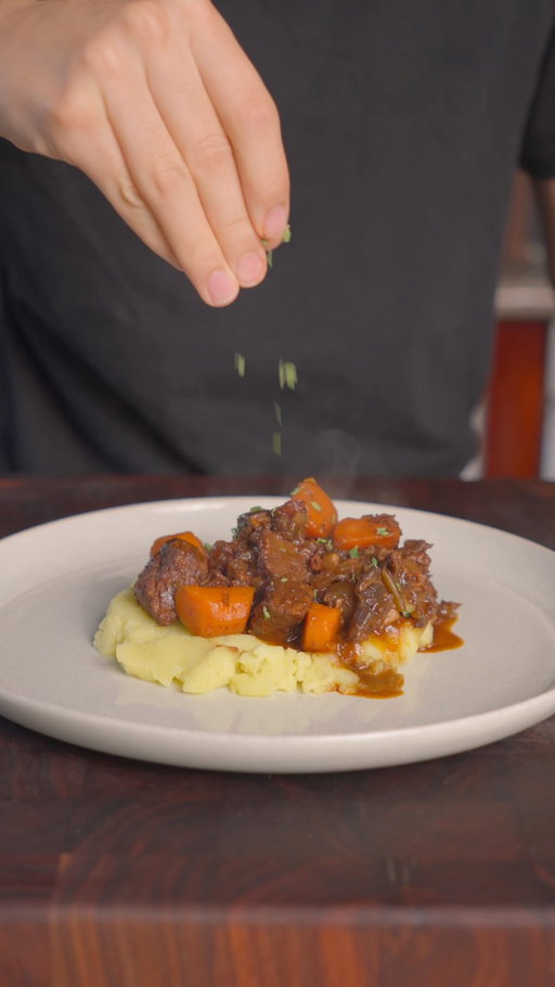 Beef Bourguignon, absolutely delicious!

All links are in my bio!

#food #beefbourguignon #cooking