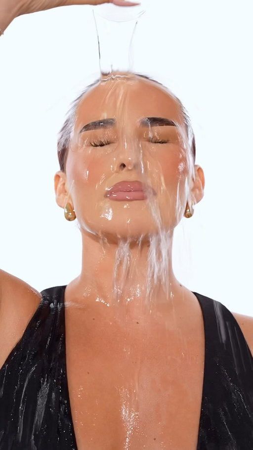 Cara Downton APPROVED base combo ✅ 
High coverage with a lightweight finish + makeup that stays put for 24hours. @tirtir_global is up to 60% off on Amazon, 10/6 - 10/7! 
AD

#redfixer #tirtirsettingspray #tirtirfixer #makeup #kbeauty
