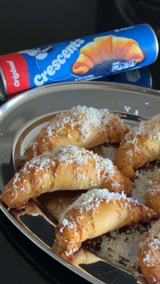 #ad save this for when you need to show up to a party and didn’t plan what to bring-m👨🏻‍🍳
 score big with @generalmills! buy $25/Get $10 off at ScoreWithGeneralMills.com @Pillsbury #gamedayrecipes #tailgaterecipes #easysnack
