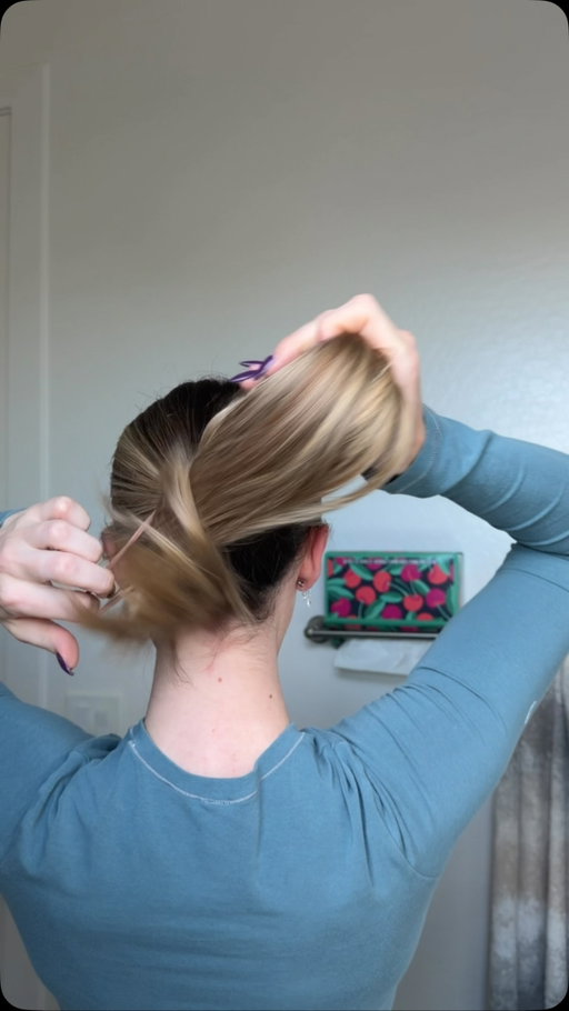 + a claw clip that can actually hold all of your hair 🙈 #clawcliphairstyle #clawcliphack