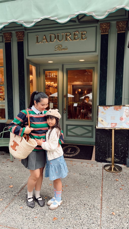 This is your sign to have a Parisian lunch this fall in Vancouver @ladureecanada 

A little taste of Paris with beautiful pastries, French favourites, macarons and the dreamiest setting right on Robson Street. Perfect for a cozy fall lunch or weekend date without leaving Vancouver.

Who are you bringing? 

📍Ladurée, 1141 Robson Street, Vancouver

#ladurée #robsonstreet #vancouverbc #vancouverbrunch #fallinvancouver