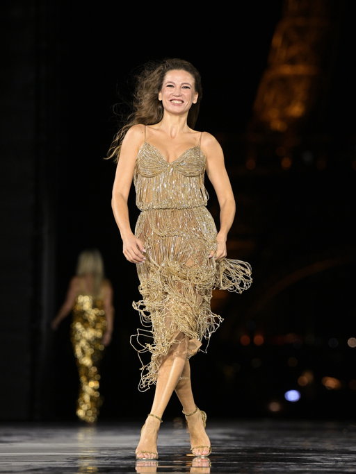 Bold volume, energetic movement. L’Oréal Paris Ambassador @serenayss graces her first Le Défilé runway with unapologetic poise and captivating energy.

@serenayss is wearing @isabelsanchiscostura and @renecaovilla shoes.

#LOrealParis #LeDefileLOrealParis #WalkYourWorth #WorthIt