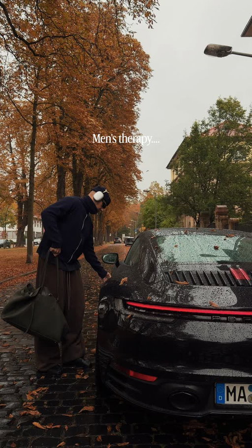 Time for some fall vibes 
.
.
.
.
#menswear #streetstyle #porsche #porsche911 #mensweardaily