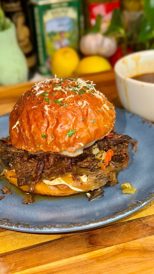 Sunday pot roast sandwich 😈
With horseradish aioli, caramelized onions and mushrooms, and Japanese milk buns

Full recipe on my website cocinarodriguez.com or use the link in my bio.

#recipe #potroast #sandwich