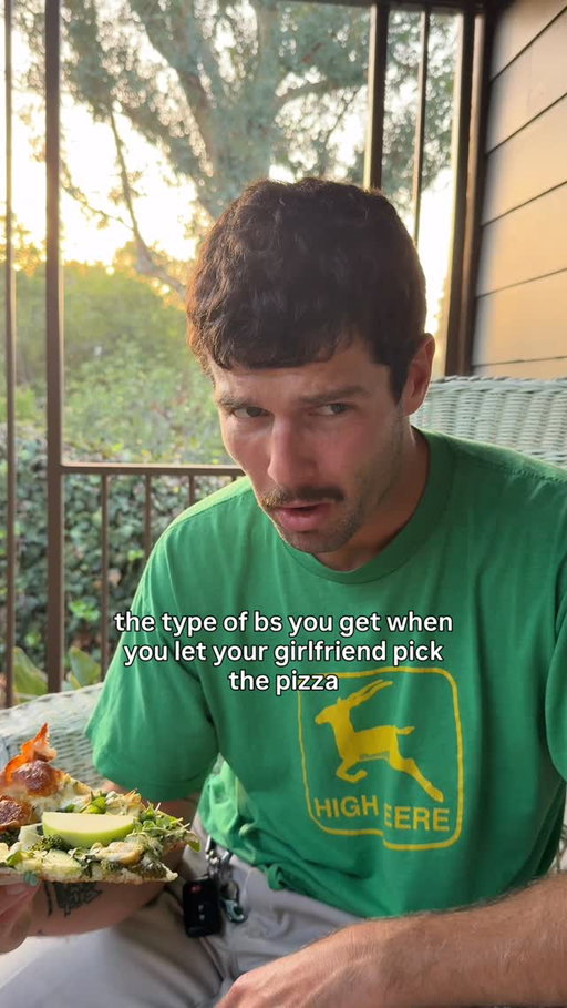 looks like the inside of a lawnmower bag 
#foodie #gf #bf #pizza