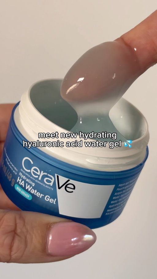 gel moisturiser has entered the chat 💙 let’s get acquainted. 🤝
💧 hyaluronic acid + ceramides
🫧 gel texture. weightless hydration.
🔒 up to 3 days of plumping hydration, in 3 seconds

want to know more? drop your questions in the comments, our skin experts are here to help