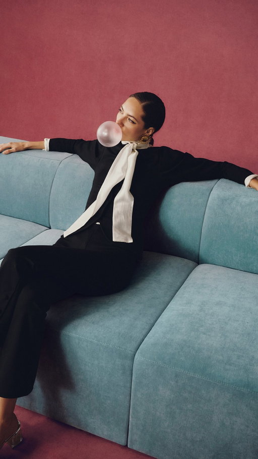 Dressed to chill, starring Aquaforte™ Velvet.

Rich in color, soft to the touch, and spill-proof for worry-free lounging, Aquaforte™ Velvet makes every night in feel like an occasion. 

Now starring on the Atmosphere Collection in Aqua, Crumble and Chocolate.
__

Habillé pour relaxer, avec le velours Aquaforte™.

Somptueux, irrésistiblement doux et résistant aux dégâts, le velours Aquaforte™ transforme chaque soirée à la maison en une occasion spéciale. 

Maintenant en vedette sur la collection Atmosphere, dans les couleurs Aqua, Crumble et Chocolat.