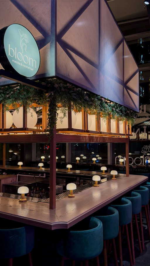 BOSTON NEW OPENING:
@Bloom.Boston is opening in Boston’s Seaport on October 6. (Currently soft opening. DM @bloom.boston for reservations)

Located at 60 Seaport Boulevard’s atrium, Bloom is a new tea-forward café by day and cocktail bar by night, serving matcha, specialty teas and espresso before transitioning into craft cocktails inspired by the world of tea.

Behind the cocktails are @boongboonnak of Mahaniyom and Merai and @MarkuswYao, bringing some serious Boston cocktail talent to the Seaport.

The concept comes from @chopstickmurphys, who brings his passion for tea, cocktails and hospitality together at Bloom, while @iruma.shibuya heads operations, bringing years of experience from some of Boston and Tokyo’s most celebrated cocktail bars.

Bloom will also offer a curated food menu by @issaonigiri, with Japanese-inspired bites and comfort food to complement the beverage program. 

📍 Bloom, 60 Seaport Blvd., Boston

#Boston #CocktailBar #Matcha