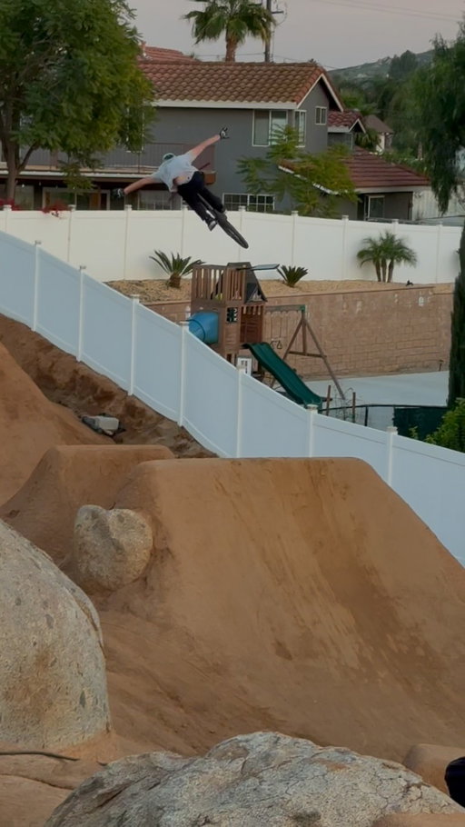 Dreamyard dirt is 👌
@thedreamyardofficial 
#bmx #explore #patcaseyforever #viral