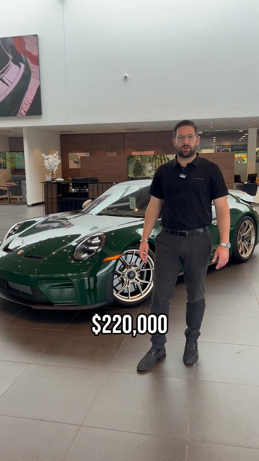 Let’s take a look at this beautifully optioned 992.2 GT3 Touring with over $200,000 in Sonderwunsch options 🤯 

#porsche #porschemoment #sonderwunsch #porsche911gt3touring #gt3touring