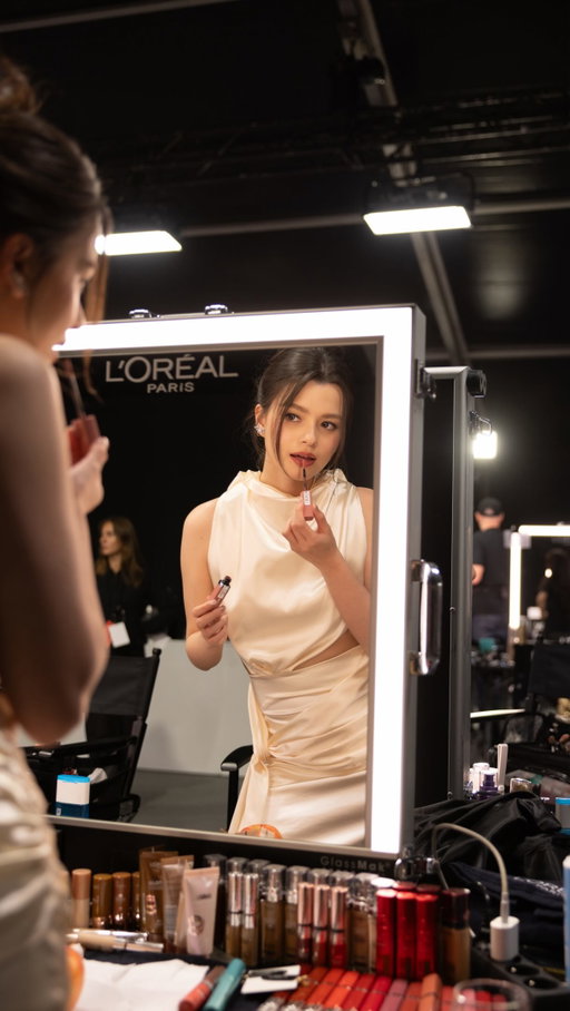 Effortlessly fresh skin, subtly defined eyes. Step behind the scenes at Le Défilé 2026 with L’Oréal Paris Global Makeup Artist @harold_james as he reveals the secrets and Parisian artistry behind @beccca’s runway glam, powered by INFAILLIBLE CUSHION FOUNDATION for a radiant complexion.

#LOrealParis #LeDefileLOrealParis #WalkYourWorth #WorthIt