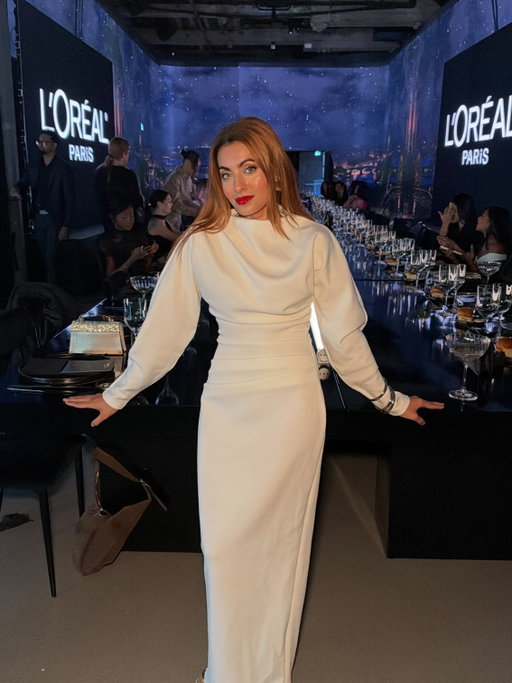 Dinner date with @lorealparis to celebrate Paris Le Defile 💃✨

#loreal #lorealparis #ledefileloreal #fashionblogger #runwayfashion