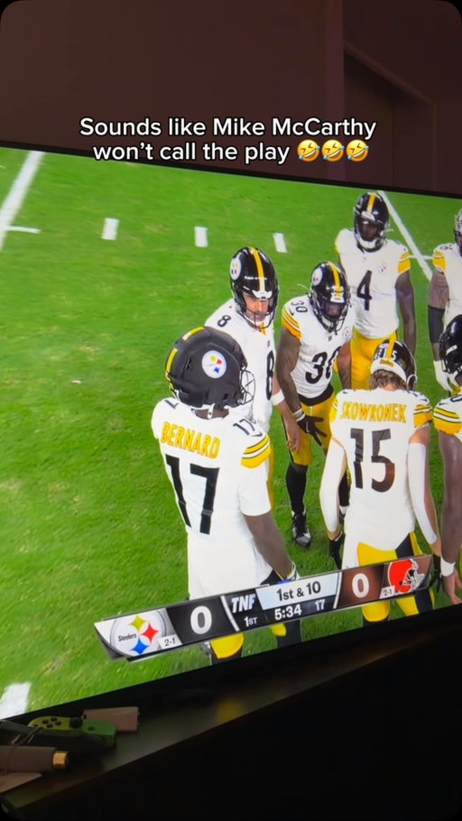 I think he wanted him to call the play🤣🤣🤣 7-0 STEELERS!!!
