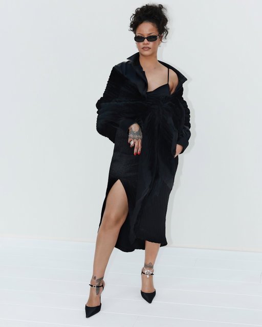 Rihanna with a look at the Dior Summer 2027 women’s show
ㅤ
📸: Getty/ @dior