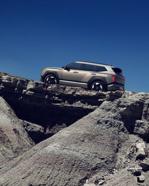 From city streets to untamed terrain,
the all-new TUCSON is built for those who carve their own path.
Strong presence. Bold design. Evolved capability.
Go beyond the familiar, push past limits, and be the boldest.

#Hyundai #TUCSON #TheBoldest