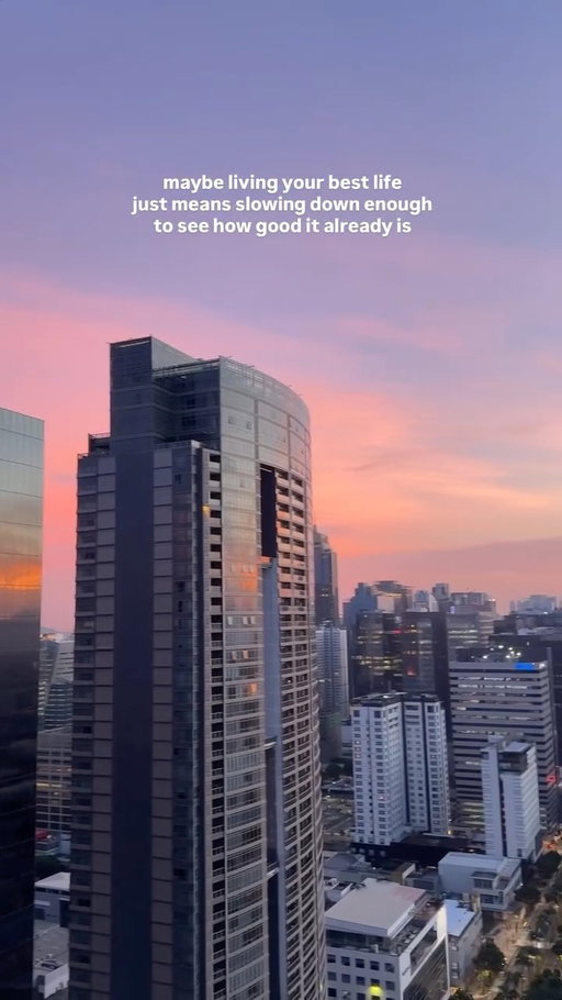 Because wdym this is my view every day 🥺🙏🏼🤍🌅⛅️ 

Some blessings become so familiar that we almost forget to notice them… slow down and notice the things around you. Life’s really beautiful, isn’t it? 🤗