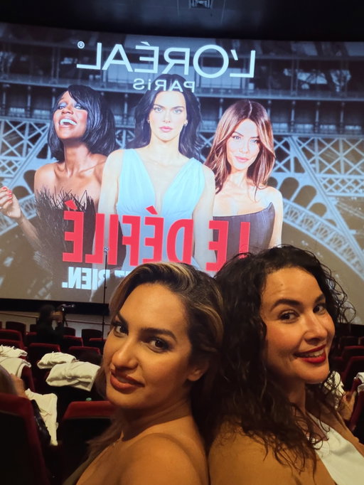 Tonigh’s Event @lorealparis ❤️
Paris to mtl … 
With my sweet friend @alli88chase 

#mtlevent #lorealevent #mtlevents #mtlbeauty #negarostad