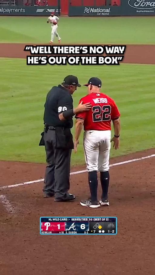 Mauricio Dubón tried to pull a fast one and kicked the baseball

#braves #mlb #baseball #sports #umpire