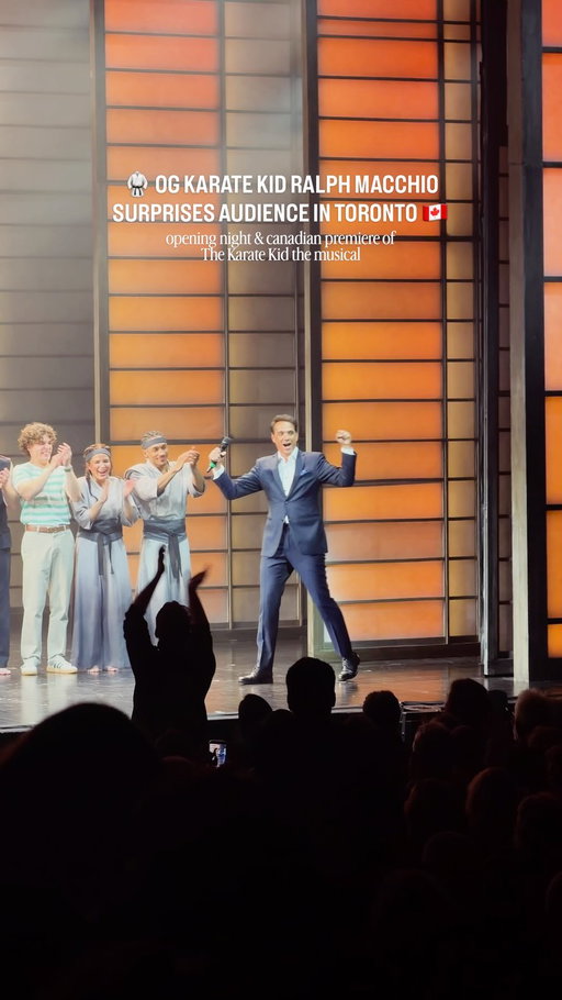 the theatre went absolutely feral when this happened. 

🥋🎭✨🎶

@mirvishproductions and @thekaratekidmusical you killed this surprise reveal!

#thekaratekid #toronto #ralphmacchio #thekaratekidmusical #80smovies