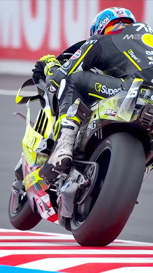 Full gas out of Victory Corner 👊✊

#JapaneseGP 🇯🇵 #MotoGP #MichelinMotoGP