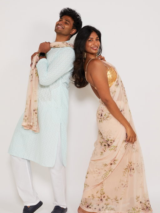 So many new faces around here lately 🥹✨

With festive season coming up, I thought I’d bring back these little throwbacks from when I attempted to drape a saree for the first time and did a self-timed photoshoot with Mr. Hadavidi Mastaru 🤭

And now that festive season is around the corner… I’m going to try bringing you guys some more festive looks this year 🪔✨
.
.
.
.
#telugucouple #couplephotoshoot #telugusongs #telugubgm #teluguromanticsongs