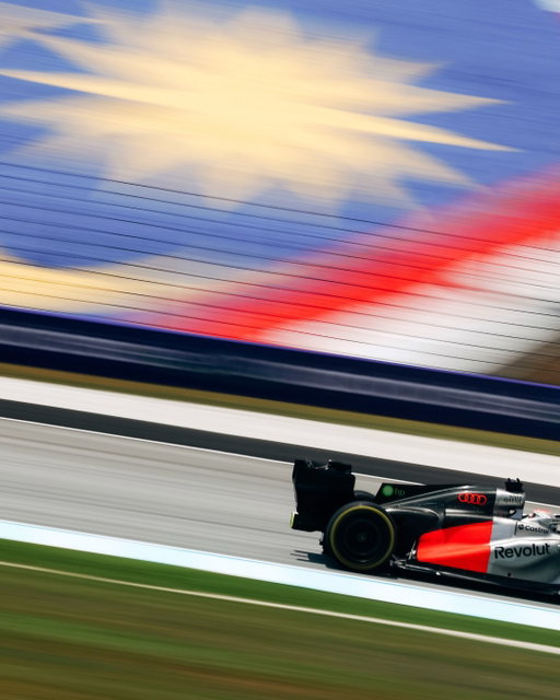 Turning laps at the Bahrain Grand Prix, just slightly further east 🇲🇾