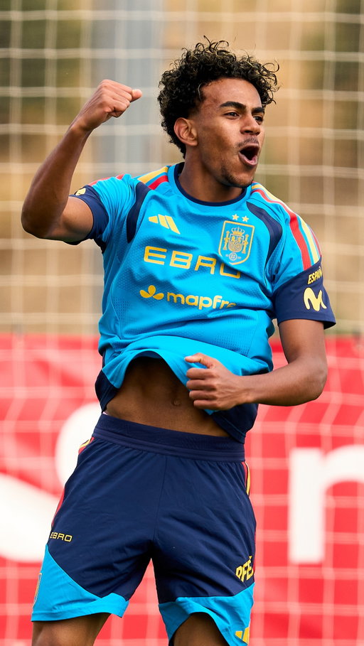 ⬆️ Lamine está con la flechita para arriba.

Y sí, también mete goles de estos en los entrenos.

#VamosEspaña | #NationsLeague