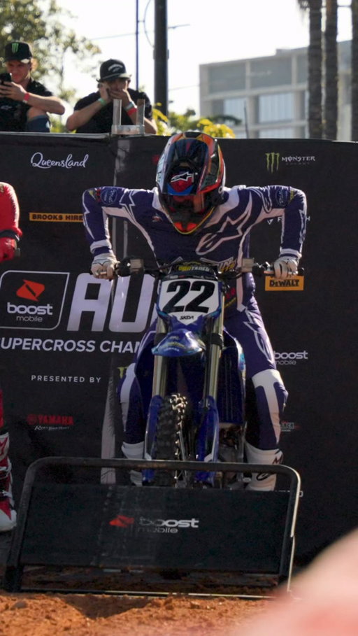 He’s still got it 🌴 @crtwotwo 
#ChadReed #AUSX #Supercross #HoleshotChallenge