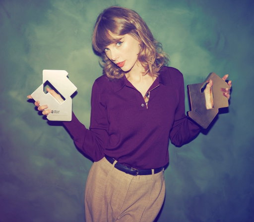 We have an important announcement to make! 📢

Taylor Swift scores her fifth Official Chart Double as #PatientZero and The Life Of A Showgirl: The Encore top the UK charts simultaneously 🏆🏆

Taylor’s also the only artist to have clinched three Number 1 singles in 2026 so far ❤️✨

What better 1st birthday present for the record-breaking #TheLifeOfAShowgirl? 🎂🪭

🔗 Tap the link in our bio for the full story

📸: TAS Rights Management

#TaylorSwift #Cleveland #Babylon