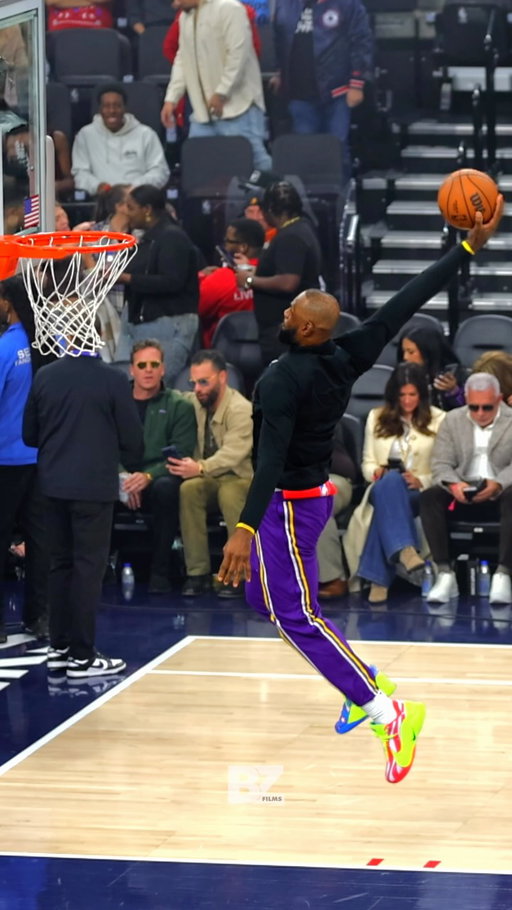 @kingjames 👑 

🎥 @bzfilms83 

fyp #foryou #foryoupage #basketball #bball