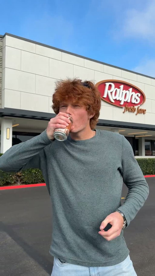 Turns out the shopping basket doubles as gym equipment.⁠
⁠
Ralphs run 🤝 arm day.