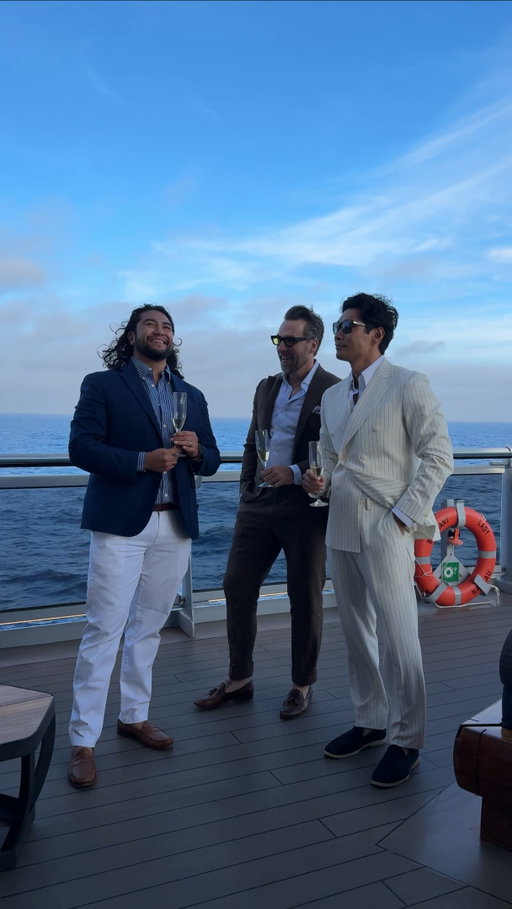 push day workout with the boys 🥃🥂💪🏼

@pepeagave @atlasandmason @virginvoyages