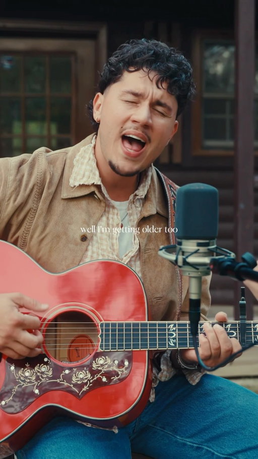 We couldn’t wait to show you this one

@mattschuster dropped by to give us a rendition of his new cover of “Landslide” that just dropped today! 

Full session dropping October 16th
#acoustic #fleetwoodmac #newmusic
