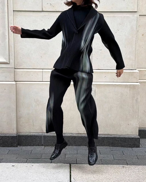 New October drop: "In the Shadow" @hommeplisse_isseymiyake

Cut from pleated fabric printed with photographs of garments captured at different shutter speeds - the illusion of light falling across black, photography woven into textile.

Available now in store & online at wdlt117.com

#isseymiyake #hommeplisse #hommeplisseisseymiyake #wdlt117