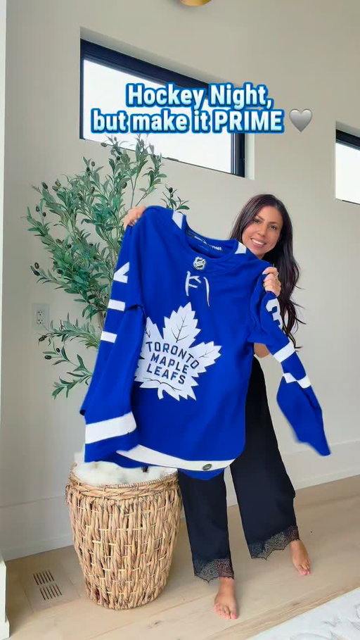 Wait… did Wednesday nights just become the BEST night of the week?! 🏒

Hockey on, jerseys on, snacks out + the whole family piled on the couch!! Game nights at home just hit different. 🔥

Not on Prime yet?! Comment PRIME and I’ll send you a DM with a link to try it FREE for 30 days + links to shop everything you see in this reel! ✨

@amazonca @primevideoca @sportsonprimeca @doordash_ca 

#NHLonPrime #WednesdayNightHockey #affiliate