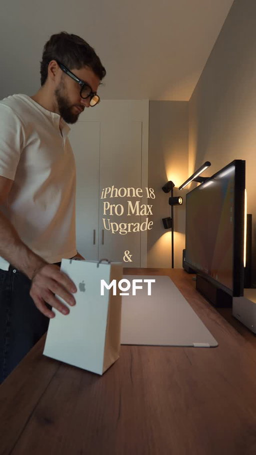 I mostly hate cases and this one I just don’t notice. 28 grams, open frame and the corners are reinforced where it actually counts.

Link’s in my bio.

@moft.global 
#MOFT #createanywhere