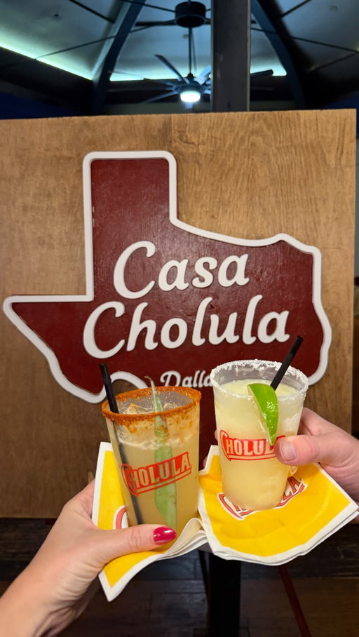 #AD #CholulaPartner Have you tried all the different ways to have @CholulaHotSauce?!🌶️🤤🔥🌮

We all know the iconic Original Hot Sauce but the Cholula lineup has SO MUCH MORE!!! Taco seasonings, creamy sauces, chips, marinades..and I got to try all of it at Casa Cholula in Dallas this past week!! Everything is delicious, bold and incrediblyyy flavorful. They weren’t kidding when they say @CholulaHotSauce brings the ✨flavor✨ to every occasion and get-together🤌