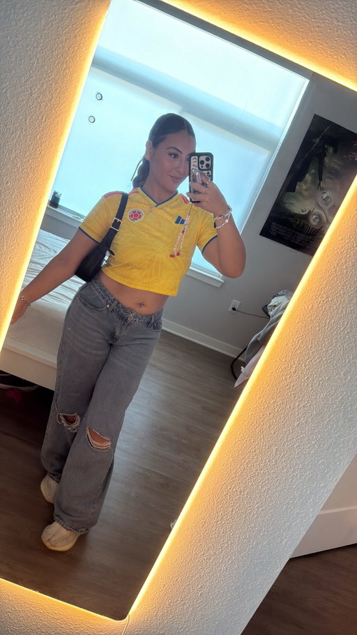onto the next chapter in my big girl life ❤️‍🩹 so bittersweet to leave my first ever home all by myself 🥲 so much self reflection & growth has happened in this apartment… brought my sweet kitty home to this apartment and made memories with so many of my favorite people 🥹 however, all good things must come to the end & i’m so excited to see what’s will happen during this new chapter ⭐️ 
-
-
-
-
-
#moving #girl #apartment #florida #explore