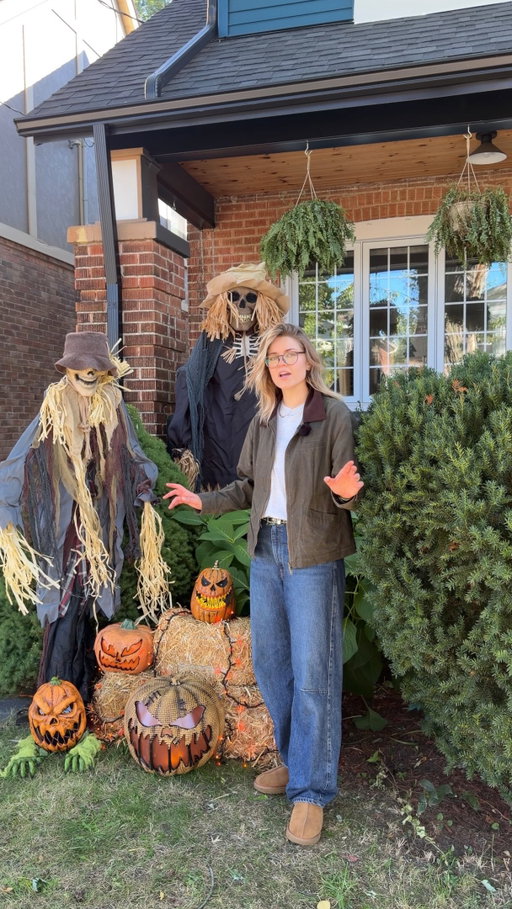 me to your singular porch pumpkin: 🥱

don’t be the boring house on the street this halloween! head to @partycitycanada to make it memorable 🎃 #PartyCityCelebrates #partner