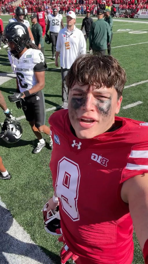 LB Mason Posa signs off after @BadgerFootball’s 31-3 victory 🙌