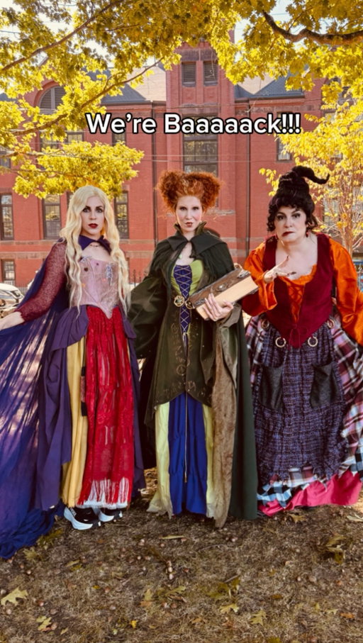 On All Hallow’s Eve, when the moon is round, a virgin will summon us from under the ground!

@wicked_awesome_tours have summoned us to join their Hocus Pocus filming locations tour in SALEM!!

We had an AMAZING time, it’s been an absolute dream come true! Stay tuned for more from us SISTAHS!

#hocuspocus #hocuspocuscosplay #sandersonsisters #sandersonsisterscosplay #salem
