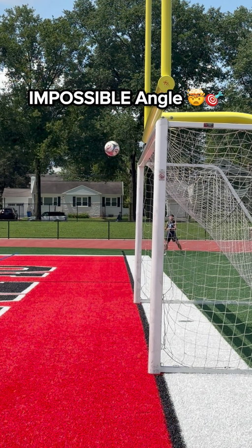 Difficulty level: 10000 😳🎯
•
•
•
#football #soccer #ncaa #soccerdrills #satisfying
