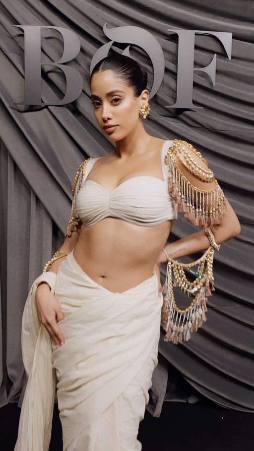 @janhvikapoor arrives at this year’s #BoF500 Gala to celebrate The Class of 2026.

🎥 @f2max x @maximsap