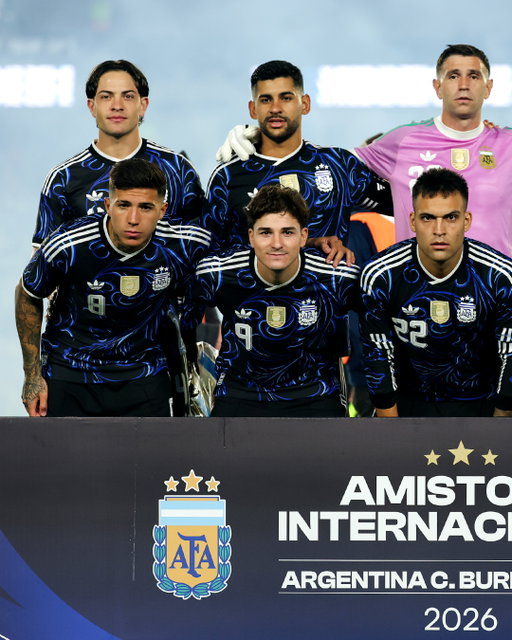#SelecciónMayor 
🗓 Amistoso Internacional

⚽️ #Argentina 🇦🇷 3 🆚 Burkina Faso 🇧🇫 0

⏱️ En 30 minutos, la Scaloneta gana con tantos de Lautaro Martínez, Diallo (e/c) y Gianluca Prestianni

📍 Estadio Monumental
