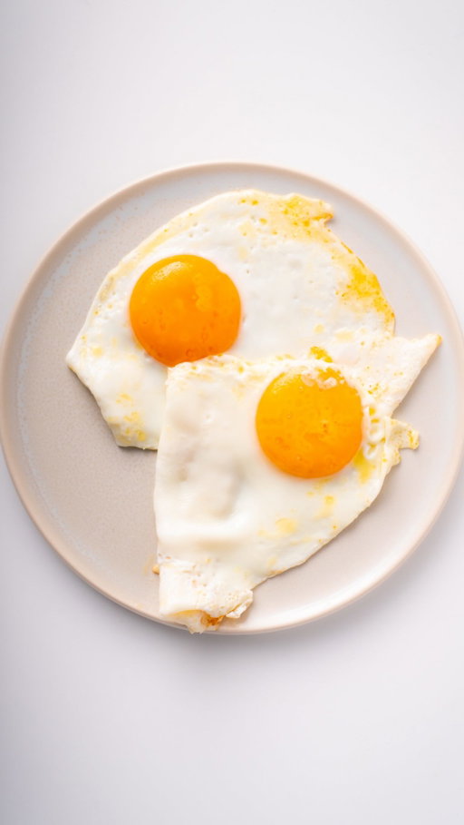 The perfect fried eggs require you to decide how you like your eggs. 🍳