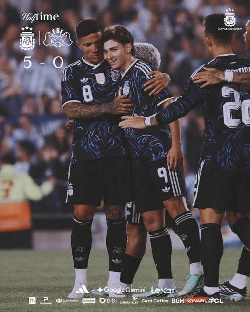 ⏱️ The first half is over at the Monumental!

🇦🇷 Argentina 5 🆚 0 Burkina Faso 🇧🇫

⚽ L. Martínez
⚽ O.G
⚽️ G. Prestianni
⚽️ N. Paz
⚽️ J. Álvarez