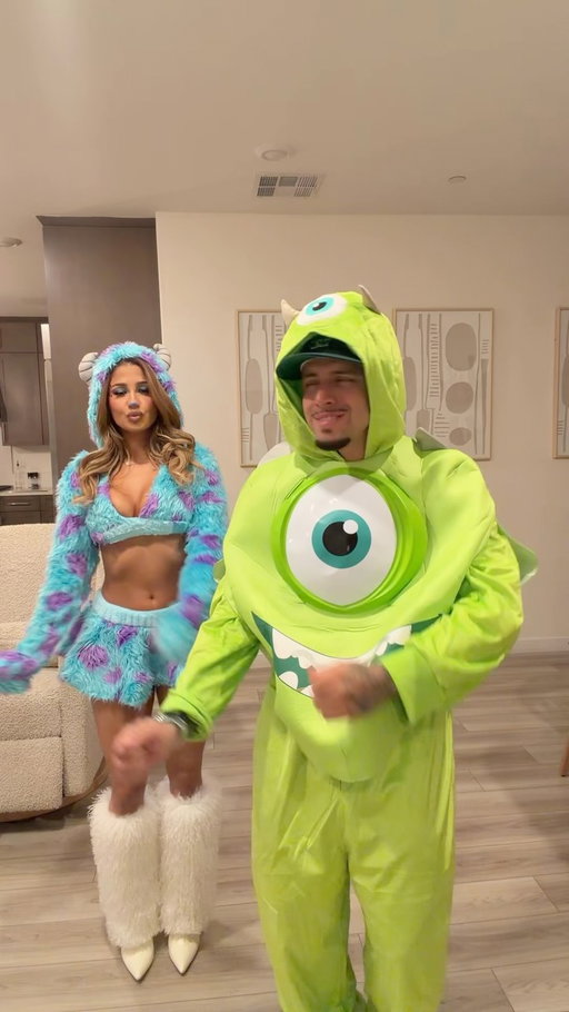 Mike wazowski and sully 🎃😂🔥 First Halloween party tn🥳