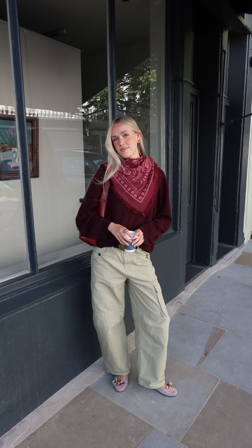 Comment ‘shop’ and I will dm you a link to shop my perfect Sunday in London outfit formula ✍🏻

#fashiontrends #outfitinspiration #winteroutfitideas #fyp #cargopants